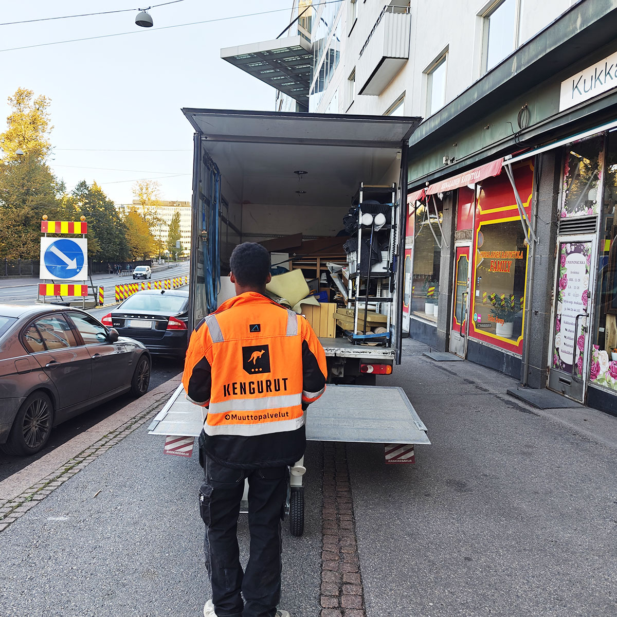 Tyhjennyspalvelut 1 Tyhjennyspalvelu. Varaston tyhjennyspalvelu, asunnon tyhjennyspalvelu ja toimiston tyhjennyspalvelu.