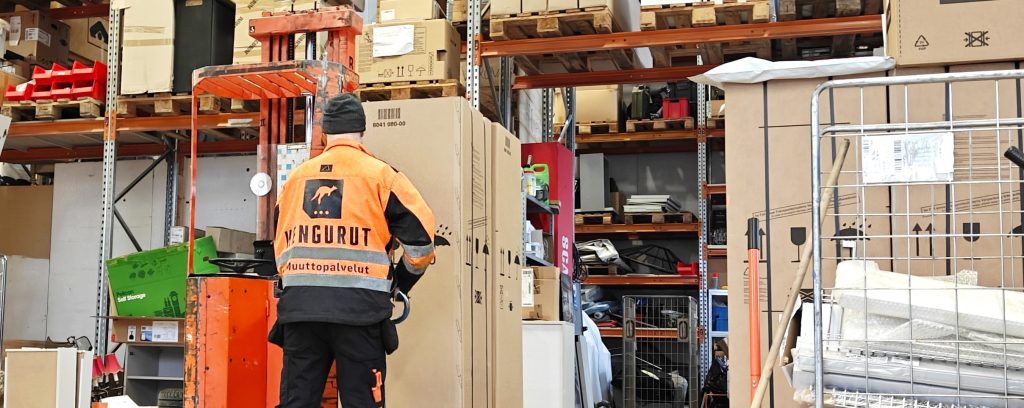 Lyhyt- ja pitkäaikainen varastointi Muuttopalvelu Kenguruiden varastolla.