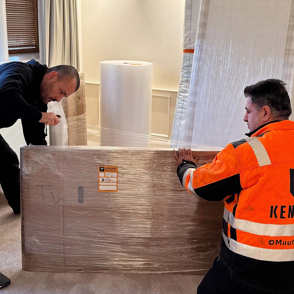 Huolellinen pakkaaminen ja suojaaminen.